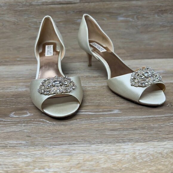 Badgley Mischka Cream Satin D'orsay Heels Women's Size 9 - Picture 6 of 7